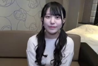 两个妹子跪一排想操哪个操哪个